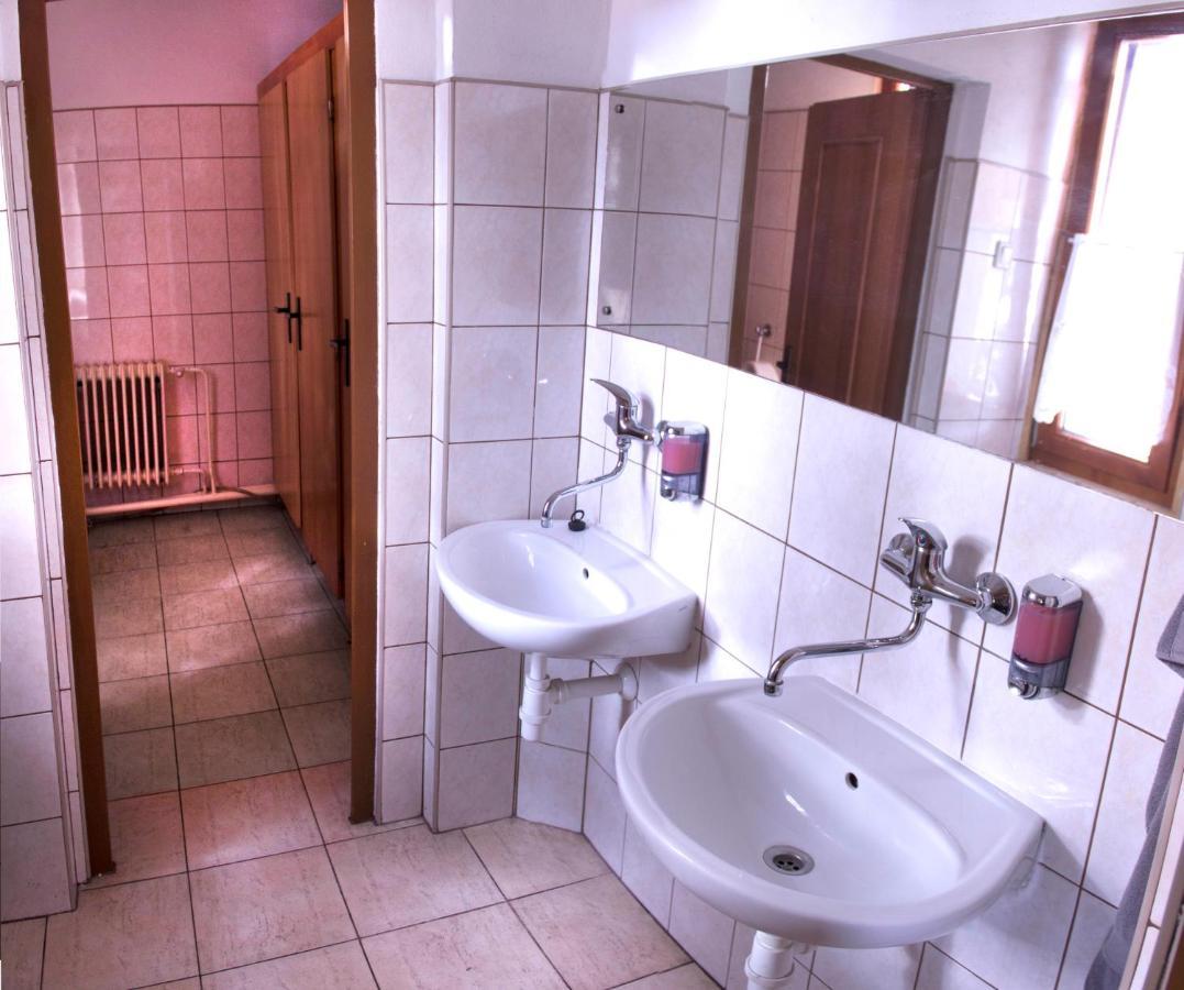 Turisticka Ubytovna Forgac Oravsky Podzamok Exterior photo